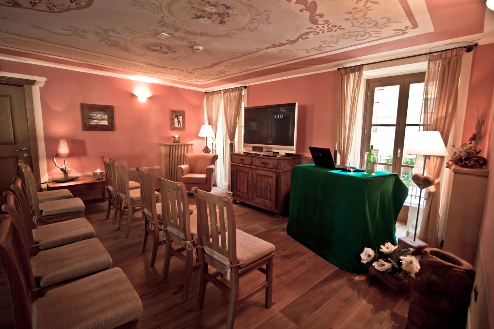 Le Miramonti Hotel Restaurant & Wellness Ла-Тюйль Экстерьер фото