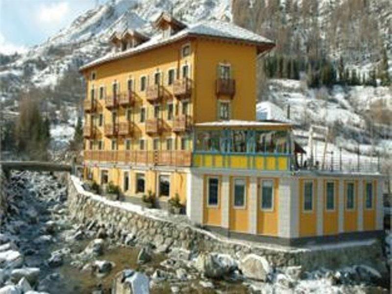Le Miramonti Hotel Restaurant & Wellness Ла-Тюйль Экстерьер фото